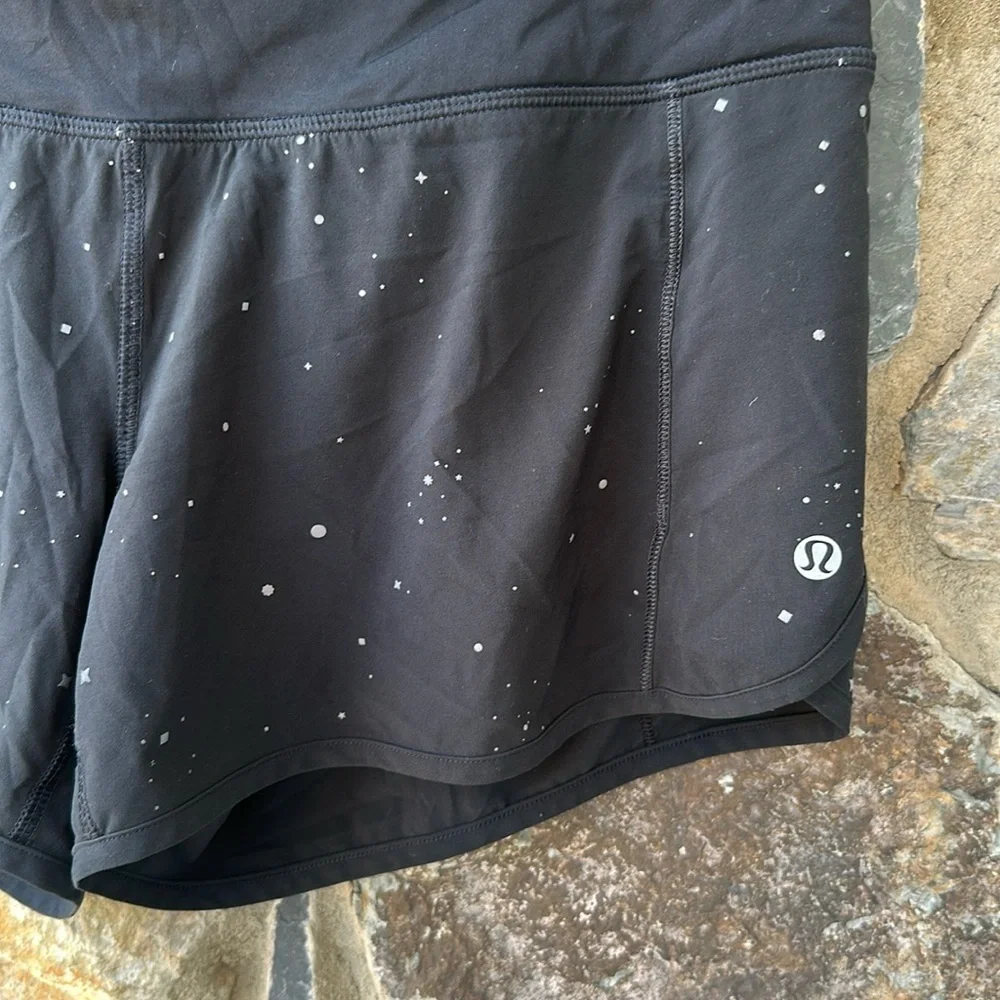 Lululemon Turbo Run Short Twinkle Silver Reflective / Black size 6